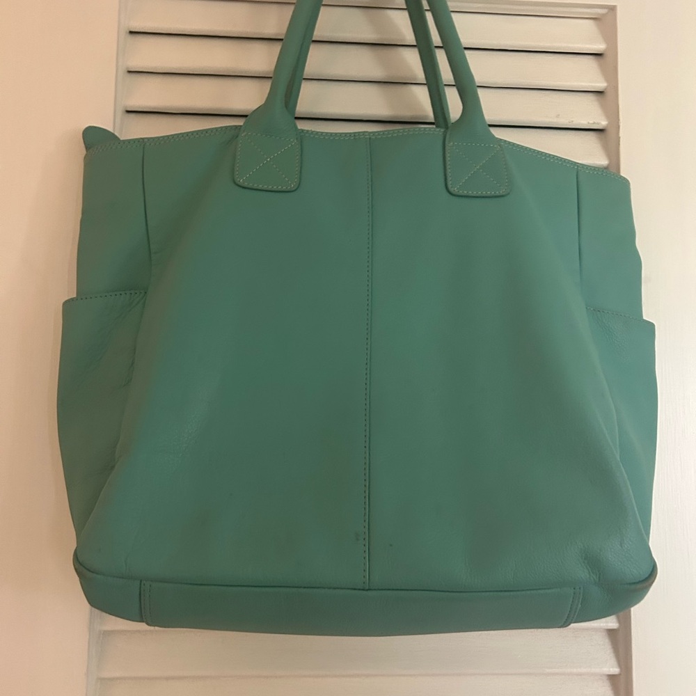ILI large aqua leather tote bag. Pre-owned